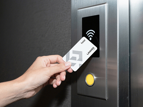 Perché le schede top end supportano plug-in e touch card allo stesso tempo?